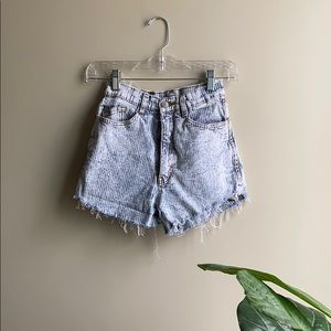 Jordache // vintage denim shorts